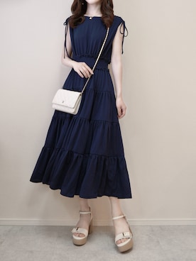 「tocco closet（トッコ　クローゼット）のリボンドロストショルダーウエストシャーリングティアードカットワンピース（One piece dress、ブルー系）」を使った、❁︎ yuiko ❁︎さん（レディース・160cm）の夏コーディネート