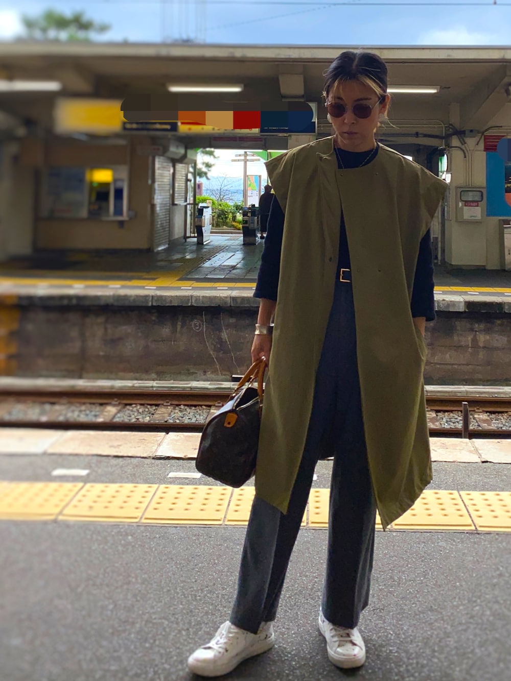 I TSU KO｜LOUIS VUITTONのハンドバッグを使ったコーディネート