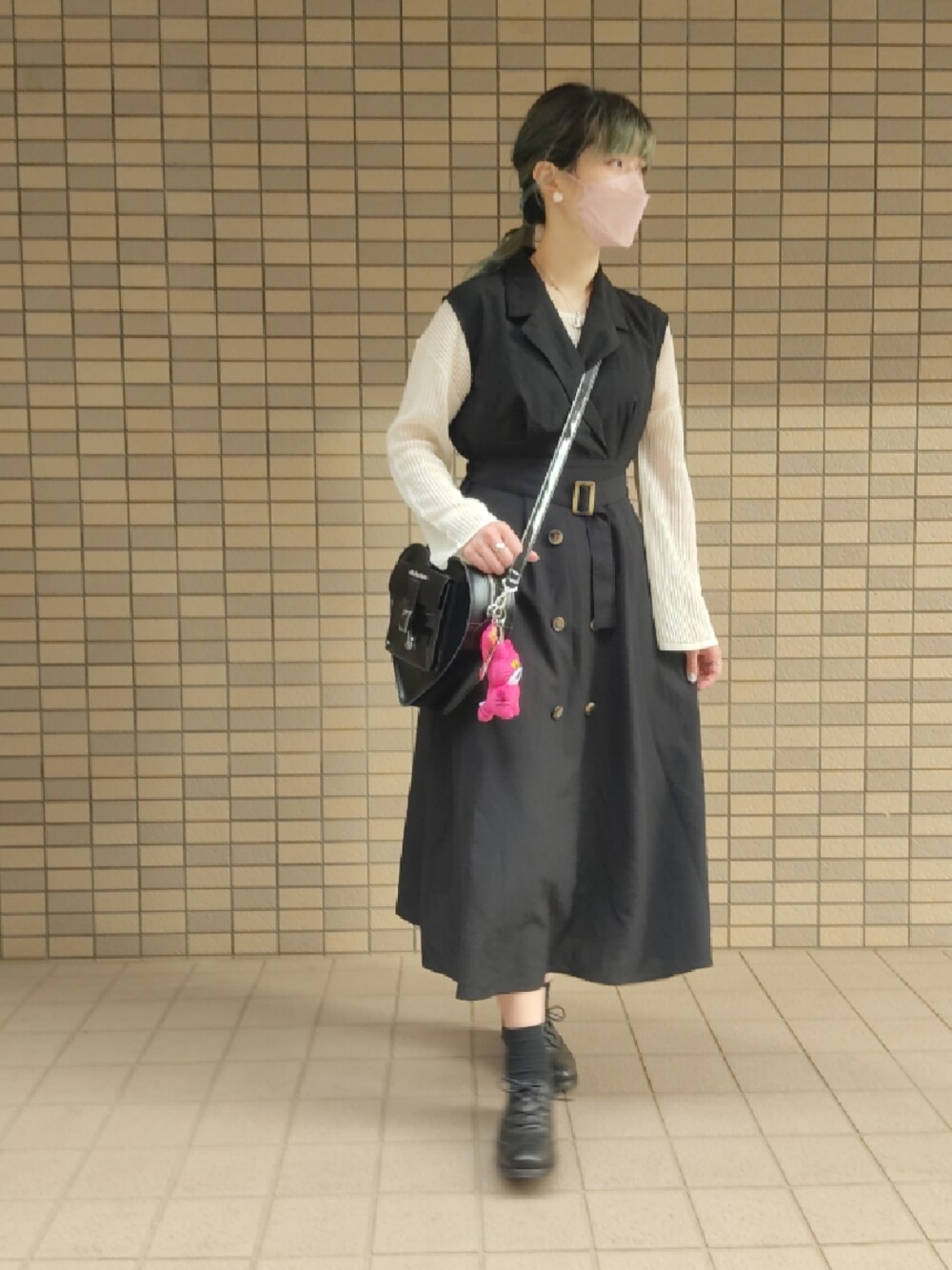 「きれいめカジュアル、シンプルスタイル、キレイめ、大人コーデ、シアートップス、メッシュ、プチプラ、モノトーン、大人女子」｜「GUのメッシュニット 長袖（ニット/セーター、ホワイト系）」を使った、いおさん（レディース・161cm）の春コーディネートの1枚目の写真