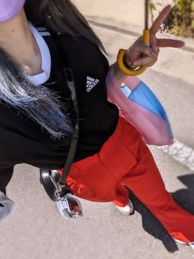 「アイテム（パンツ、レッド系）」を使った、いおさん（レディース・161cm）の夏コーディネート