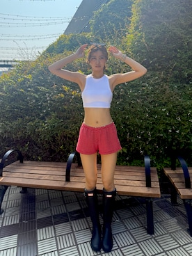 「アイテム（レインシューズ）」を使った、田中ばななさん（レディース・171cm）の夏コーディネート