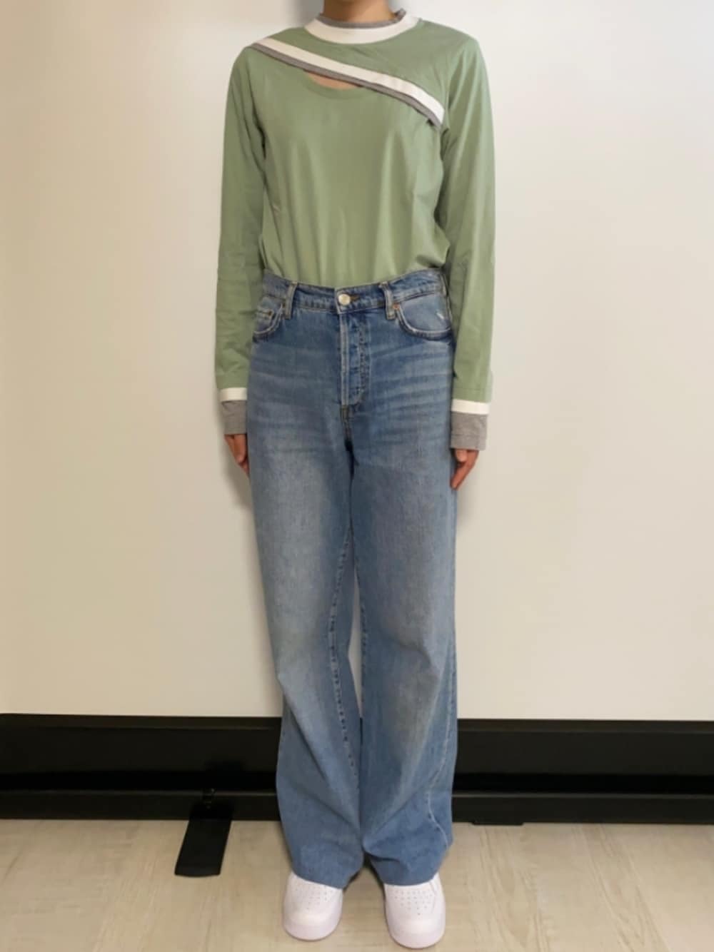 「NIKE、soduk、秋コーデ、ロンT」｜「sodukのアイテム（Tシャツ/カットソー、グリーン系）」を使った、hiyokoさん（レディース・167cm）の秋コーディネートの1枚目の写真