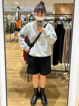 「GUコーデ」｜「アイテム（スウェット）」を使った、はるなさん（レディース・162cm）の秋コーディネート
