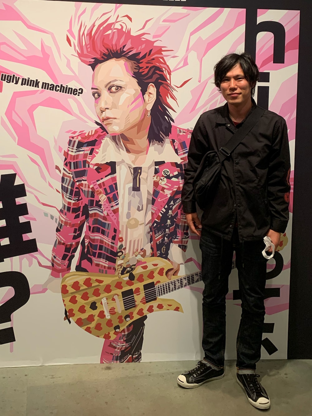 「シンプル、オトナカジュアル、hide、カジュアルコーデ、バンドマン、ブラックコーデ」｜「VISONSのアイテム（ナイロンジャケット、ブラック系）」を使った、326335さん（メンズ・179cm）の春コーディネートの1枚目の写真
