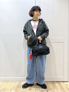 「アイテム（キーホルダー）」を使った、MIKOTOさん（レディース・164cm）の秋コーディネート