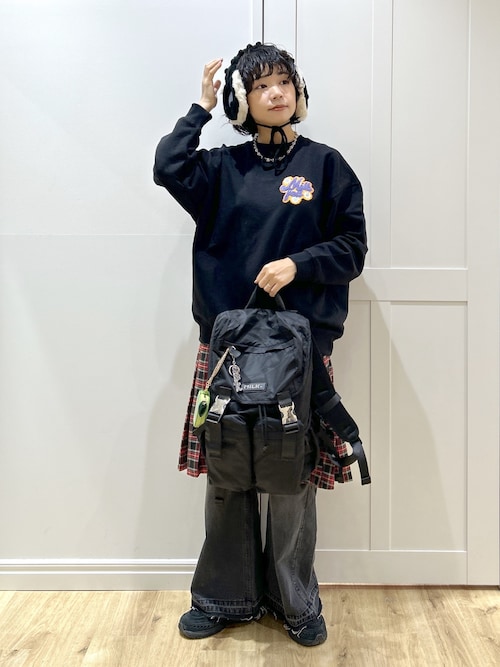 18.8L】LOGO PLATE BACKPACK 【PC収納可・A4サイズ】（バックパック