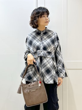 「アイテム（キーホルダー）」を使った、MIKOTOさん（レディース・164cm）の秋コーディネート