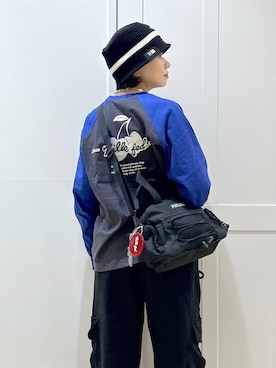 「アイテム（コインケース）」を使った、MIKOTOさん（レディース・164cm）の秋コーディネート