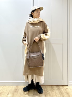 「アイテム（キーホルダー）」を使った、MIKOTOさん（レディース・164cm）の秋コーディネート