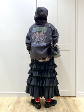 「アイテム（キーホルダー）」を使った、MIKOTOさん（レディース・164cm）の秋コーディネート