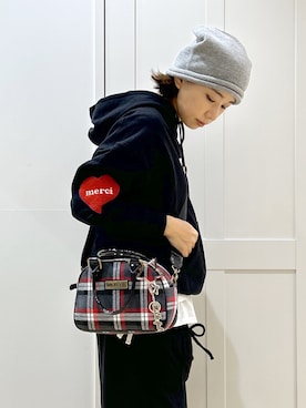 「アイテム（キーホルダー）」を使った、MIKOTOさん（レディース・164cm）の秋コーディネート