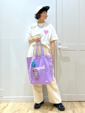 「アイテム（キーホルダー）」を使った、MIKOTOさん（レディース・164cm）の夏コーディネート