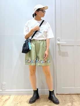 「アイテム（キーホルダー）」を使った、MIKOTOさん（レディース・164cm）の夏コーディネート