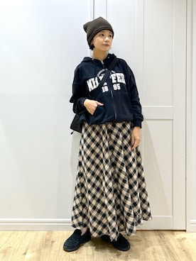 「アイテム（コインケース）」を使った、MIKOTOさん（レディース・164cm）の秋コーディネート