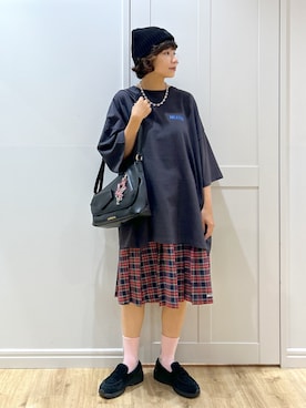 「アイテム（キーホルダー）」を使った、MIKOTOさん（レディース・164cm）の夏コーディネート