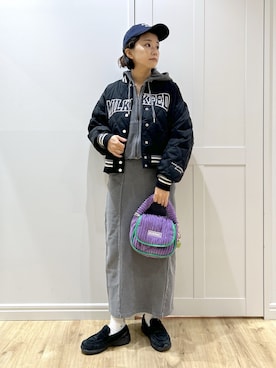 「アイテム（キーホルダー）」を使った、MIKOTOさん（レディース・164cm）の秋コーディネート