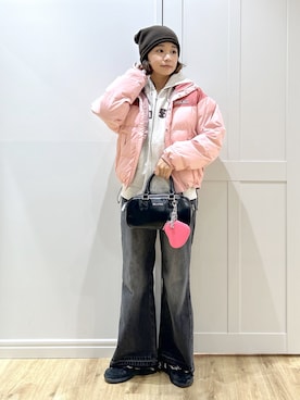 「アイテム（キーホルダー、ブラック系）」を使った、MIKOTOさん（レディース・164cm）の冬コーディネート