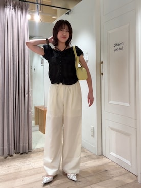 「mystic（ミスティック）の【涼しい素材にリニューアル】26SS Wベルトパンツ（スラックス）」を使った、komiya sakuraさん（レディース・162cm）の春コーディネート