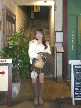 「Chico（チコ）の【REVIVAL/WEB限定】ベロアリボンワンショルルーズニット（ニット/セーター、ホワイト系）」を使った、twumamonさん（レディース・153cm）の春コーディネート