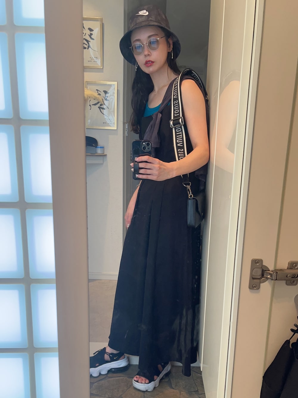 「GRLのアイテム（ワンピース、ブラック系）」を使った、ことkotoさん（レディース・159cm）の夏コーディネートの1枚目の写真