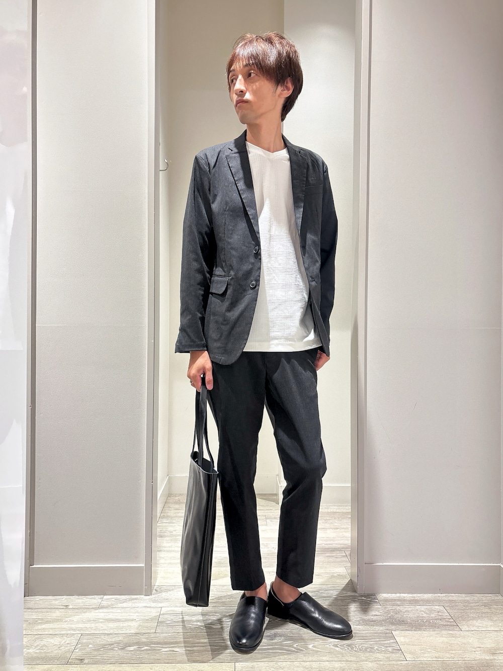 「ABAHOUSE GRAYのジオメトリックリンクス 半袖Tシャツ（Tシャツ/カットソー、ホワイト系）」を使った、★たか★さん（メンズ・178cm）の夏コーディネートの1枚目の写真