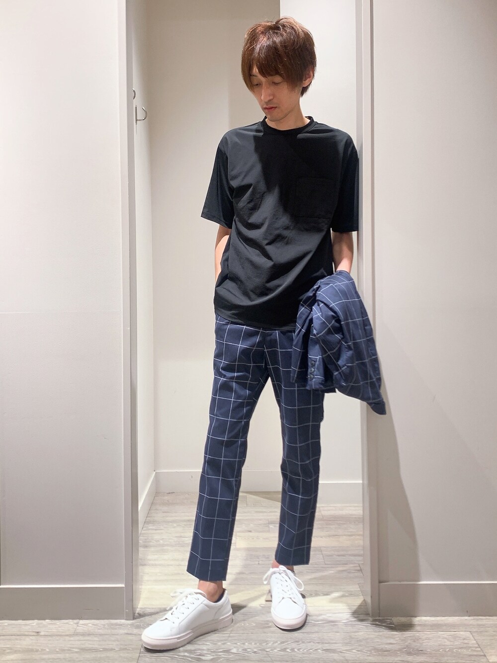 「きれいめカジュアル、プチプラ、さらっと晴れやかスナップ、Tシャツ、セットアップ、お洒落さんとつながりたい、セットアップスタイル、セットアップ対応、スニーカー、おしゃれさんと繋がりたい、オトナカジュアル、スラックス、デート、モード、チェック」｜「ABAHOUSE GRAYのエアファンクション ポケットTシャツ（Tシャツ/カットソー、ブラック系）」を使った、★たか★さん（メンズ・178cm）の夏コーディネートの1枚目の写真