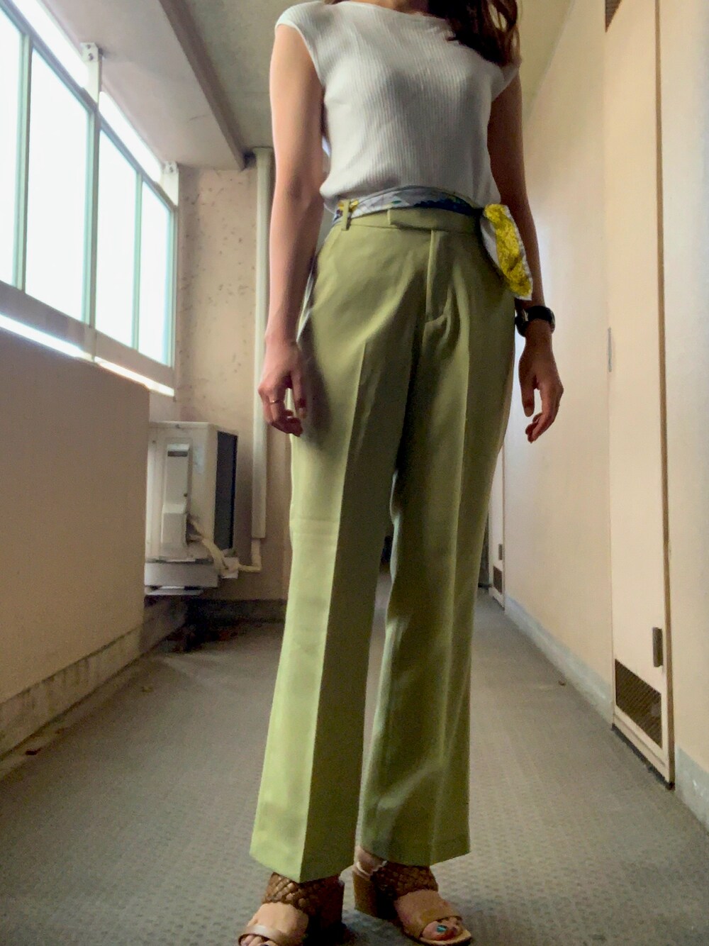 「UNIQLOのアイテム（トップス、ホワイト系）」を使った、Yさん（レディース・158cm）の夏コーディネートの1枚目の写真