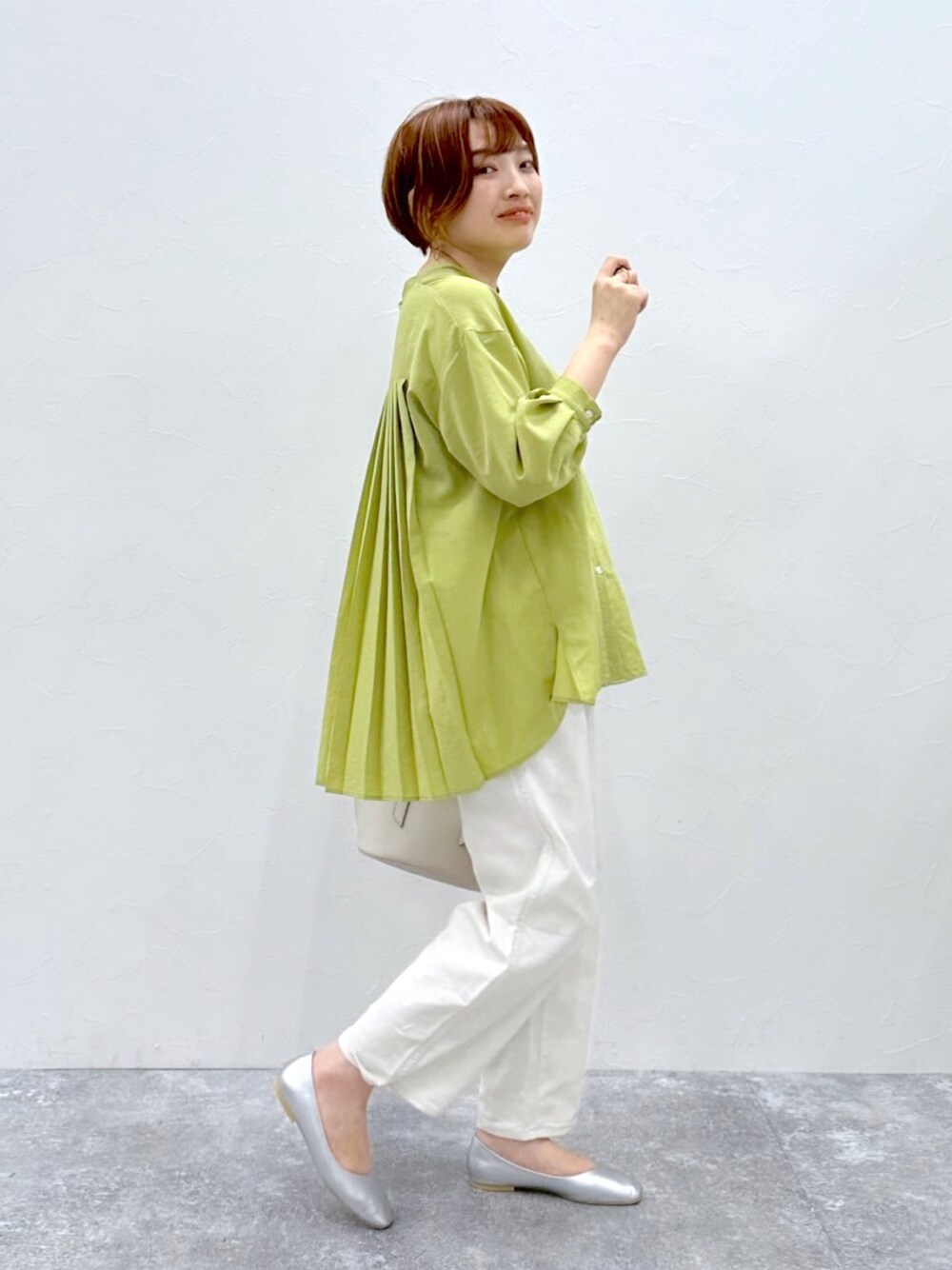 らくっション撥水パンプス/172740を使った人気ファッション