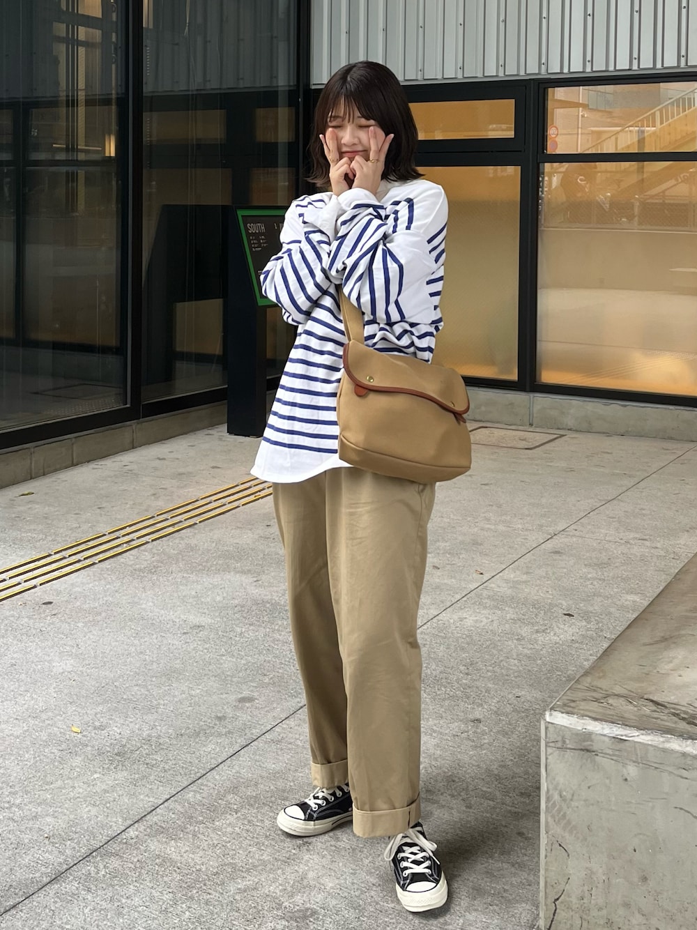 Brady ショルダーバッグ　ベージュ Brady ショルダーバッグ ベージュ バッグ