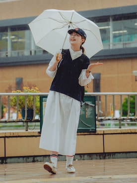 「アイテム（折りたたみ傘）」を使った、おはなさん（レディース・168cm）の秋コーディネート