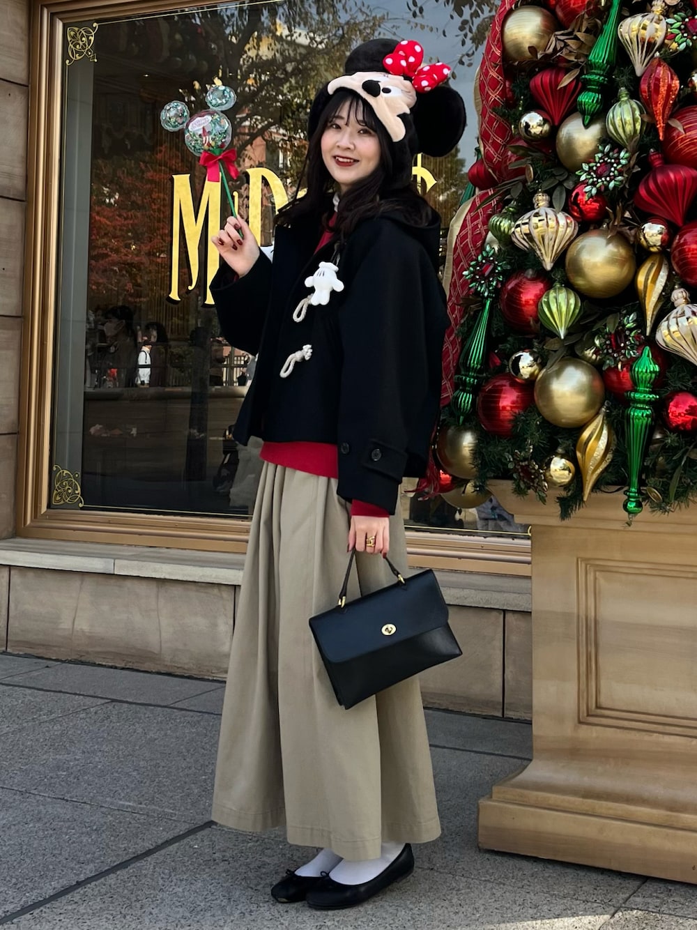 ダッフルコートを使った「ディズニーシー」の人気ファッション