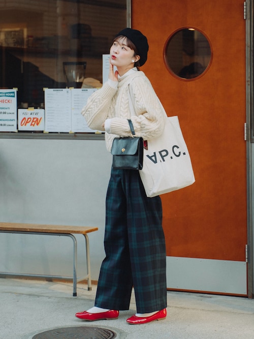 TOTE LAURE BLACK LOGO（トートバッグ）｜A.P.C.（アーペーセー）の