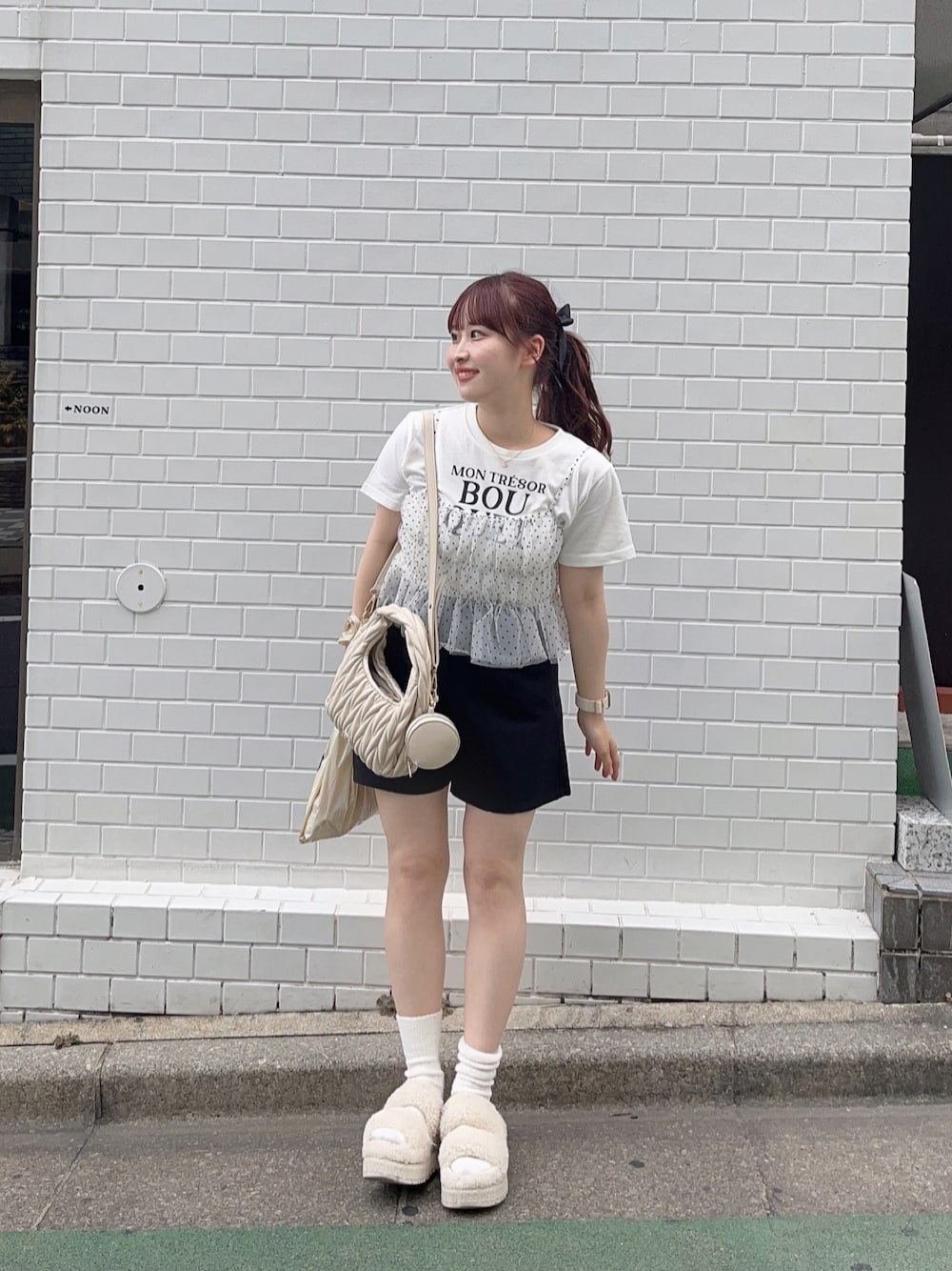 ヨッシー様 C6142 モノトーンTシャツコーデ イラスト刺繍Tシャツ メンズ レディース メール便不可 – coca