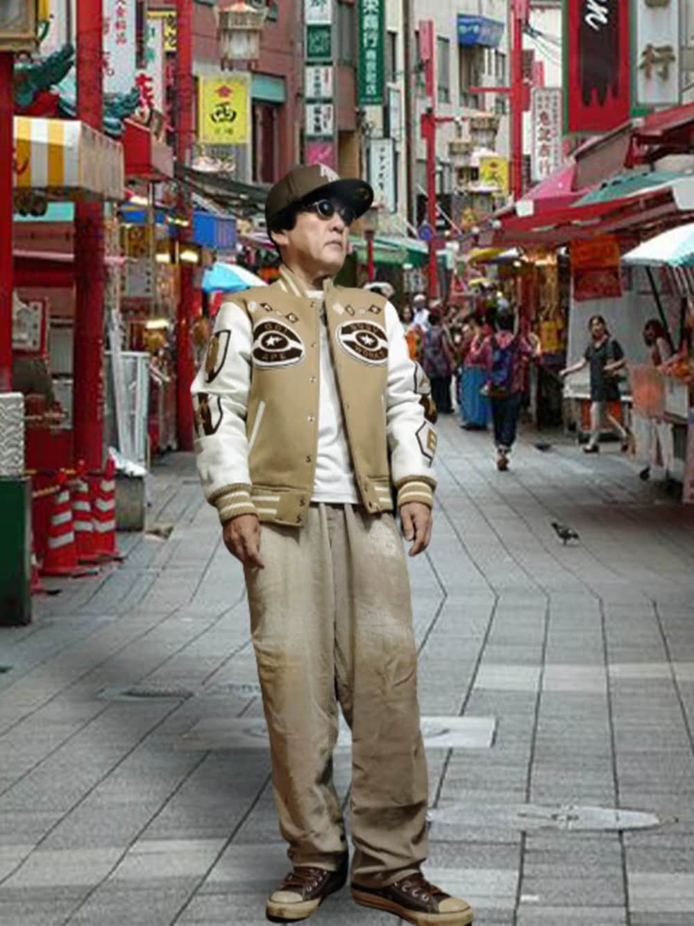 「スタジャン、アメカジ、ワイドパンツ、スラックス、白Tシャツ、コンバース、レザースニーカー、ハイカットスニーカー、キャップ、ロゴキャップ、ストリート、裏原、エイプ、秋コーデ、秋冬コーデ」｜「A BATHING APEのアイテム（スタジャン、ベージュ系）」を使った、msg1961さん（メンズ・170cm）の秋コーディネートの1枚目の写真