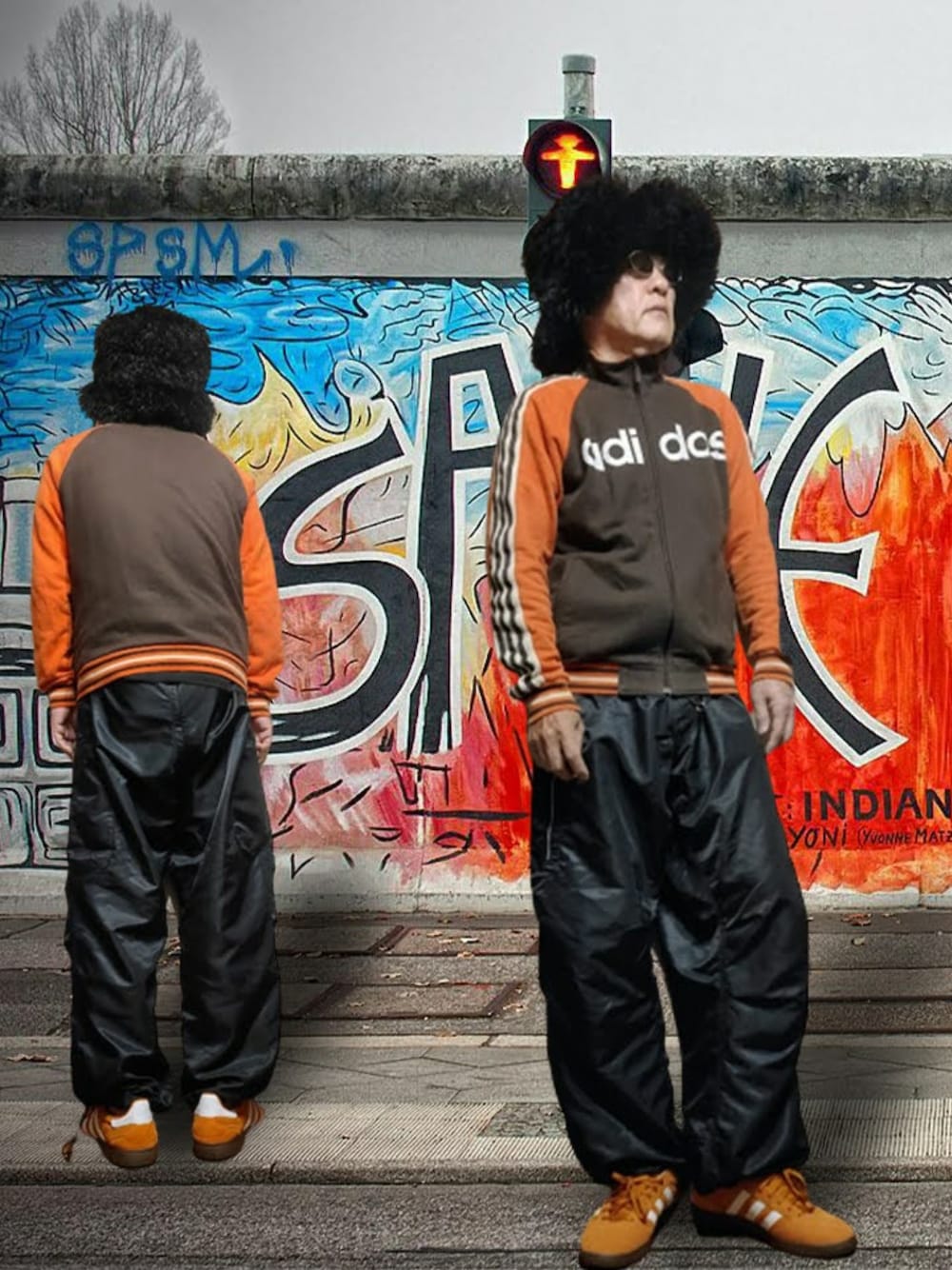 「jamiroquai、ジャージ、トラックジャケット、adidas、カーゴパンツ、ナイロンパンツ、ワイドパンツ、スニーカー、ハット、ファー帽子、ストリート、裏原、y2k、yohjiyamamoto、未来のWEARISTAプロジェクト」｜「adidasのアイテム（ジャージ、オレンジ系）」を使った、msg1961さん（メンズ・170cm）の秋コーディネートの1枚目の写真