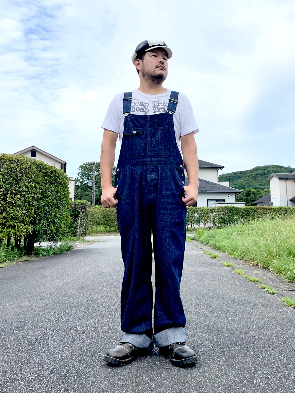「アメカジ、アメカジコーデ、オーバーオール、キャスケット、ブーツ、WESCO」｜「HOUSTONのアイテム（サロペット/オーバーオール、ブルー系）」を使った、aliasremix0210さん（メンズ・175cm）の夏コーディネートの1枚目の写真