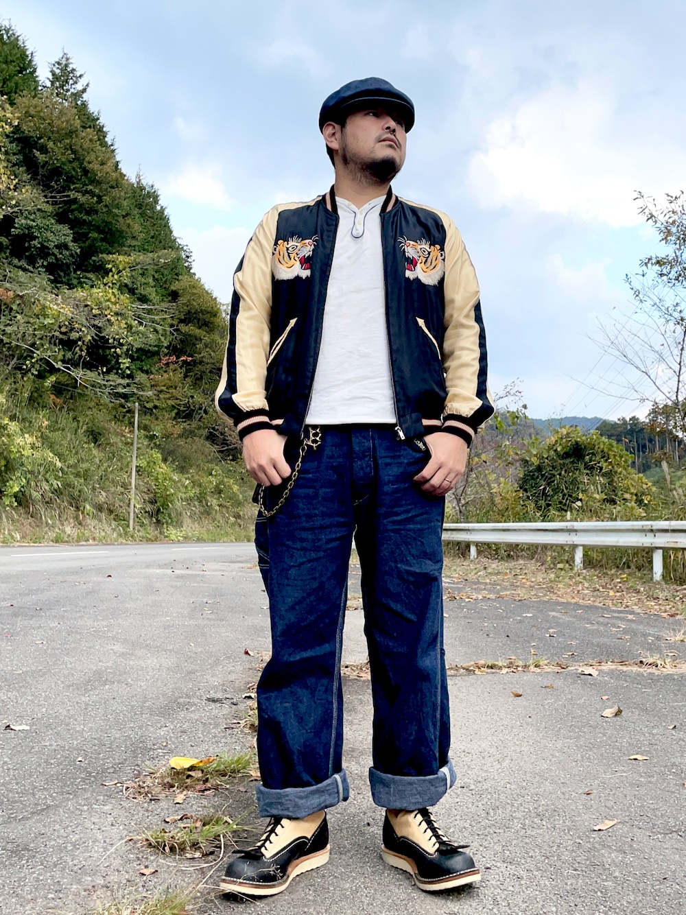 「スカジャン、アメカジ、キャスケット、ペインターパンツ、ワークブーツ、おしゃれさんと繋がりたい、ウエスコ、テーラー東洋、lee」｜「Leeのアイテム（デニムパンツ、ブルー系）」を使った、aliasremix0210さん（メンズ・175cm）の秋コーディネートの1枚目の写真