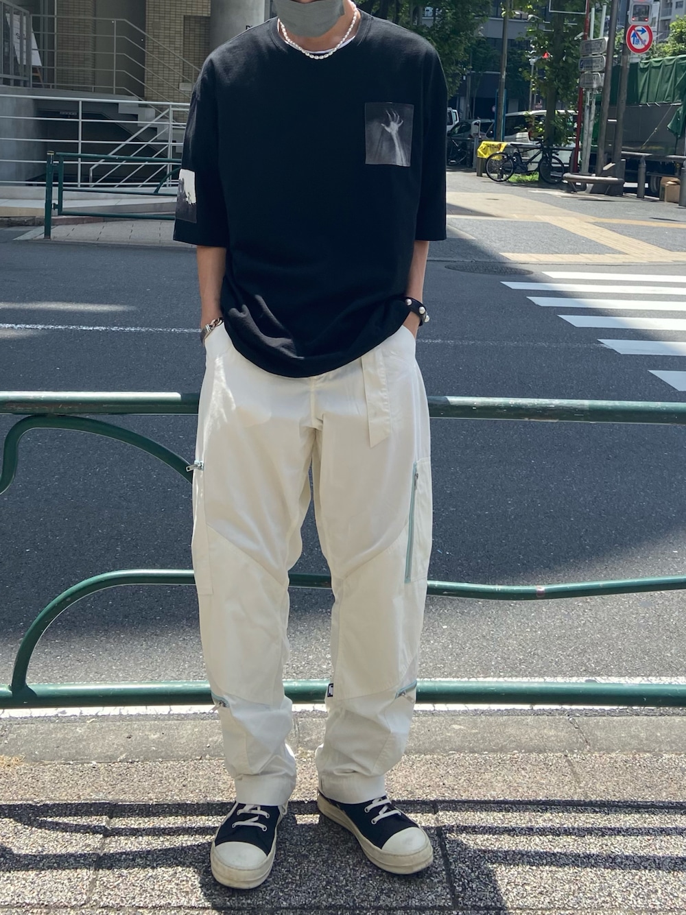 「undercover、phingerin、夏、真夏のアクティブスタイル、シンプルスタイル、今日のコーデ、モノトーンコーデ、ストリート、ビッグシルエット、ROYAL FLASH」｜「UNDERCOVERのアイテム（Tシャツ/カットソー、ブラック系）」を使った、ゆうきさん（メンズ・174cm）の夏コーディネートの1枚目の写真