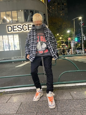 「ROYAL FLASH（ロイヤルフラッシュ）のアイテム（パーカー）」を使った、ゆうきさん（メンズ・174cm）の秋コーディネート