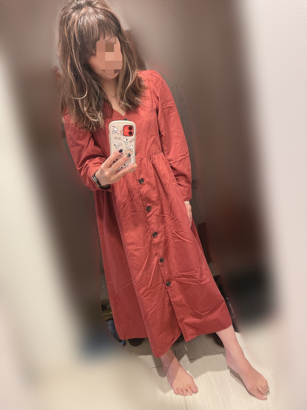 「プチプラ、プチプラコーデ、カジュアル、カジュアルコーデ、ワンピース、レッドコーデ」｜「no brandのアイテム（ワンピース、レッド系）」を使った、Sarahさん（レディース・160cm）の秋コーディネートの1枚目の写真