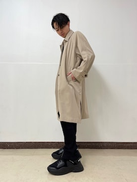 「A4A（エーフォーエー）のアイテム（ステンカラーコート）」を使った、アライトモヤさん（メンズ・170cm）の冬コーディネート
