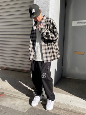 「BlackEyePatch（ブラックアイパッチ）のアイテム（パンツ）」を使った、アライトモヤさん（メンズ・170cm）の冬コーディネート