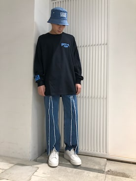 「KaneZ（ケインズ）のアイテム（Tシャツ/カットソー）」を使った、アライトモヤさん（メンズ・170cm）の秋コーディネート