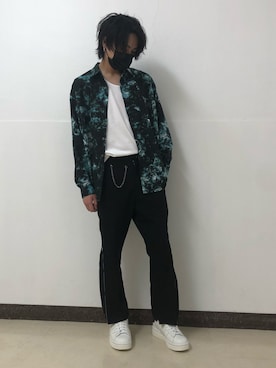 「DANKE SCHON（ダンケシェーン）のアイテム（スラックス）」を使った、アライトモヤさん（メンズ・170cm）の夏コーディネート
