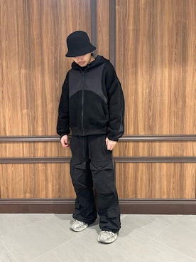 「WHITELAND（ホワイトランド）のアイテム（パーカー）」を使った、アライトモヤさん（メンズ・170cm）の冬コーディネート