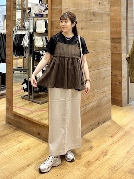 「NEW BALANCE（ニューバランス）の【New Balance(ニューバランス)】MR530KA（スニーカー、グレー系）」を使った、mariさん（レディース・159cm）の夏コーディネート