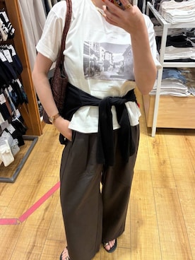 「GLOBAL WORK（グローバルワーク）のノンストレスリッチワイドパンツ/632962（その他パンツ、ブラウン系）」を使った、mariさん（レディース・159cm）の春コーディネート