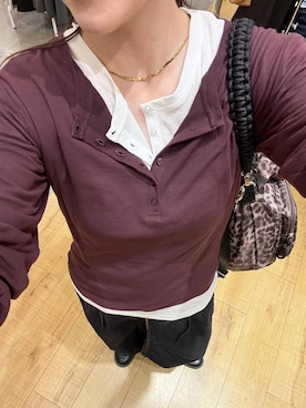「GLOBAL WORK（グローバルワーク）のサラサラヘンリーネック長袖プルオーバー/1017895（Tシャツ/カットソー、レッド系）」を使った、mariさん（レディース・159cm）の秋コーディネート