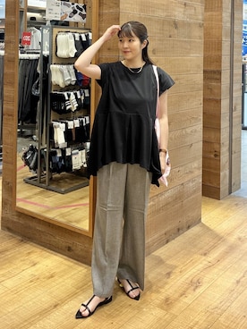 「GLOBAL WORK（グローバルワーク）のスッキリイージーパンツ/629832（その他パンツ、グレー系）」を使った、mariさん（レディース・159cm）の夏コーディネート