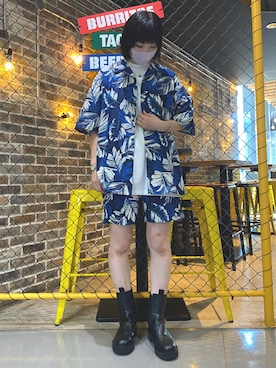 「A4A（エーフォーエー）のA4A/エーフォーエー/40s強撚糸ラウンドTシャツ（Tシャツ/カットソー）」を使った、RENAさん（レディース・168cm）の夏コーディネート